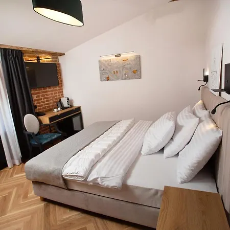 Hotell Teatr 4*